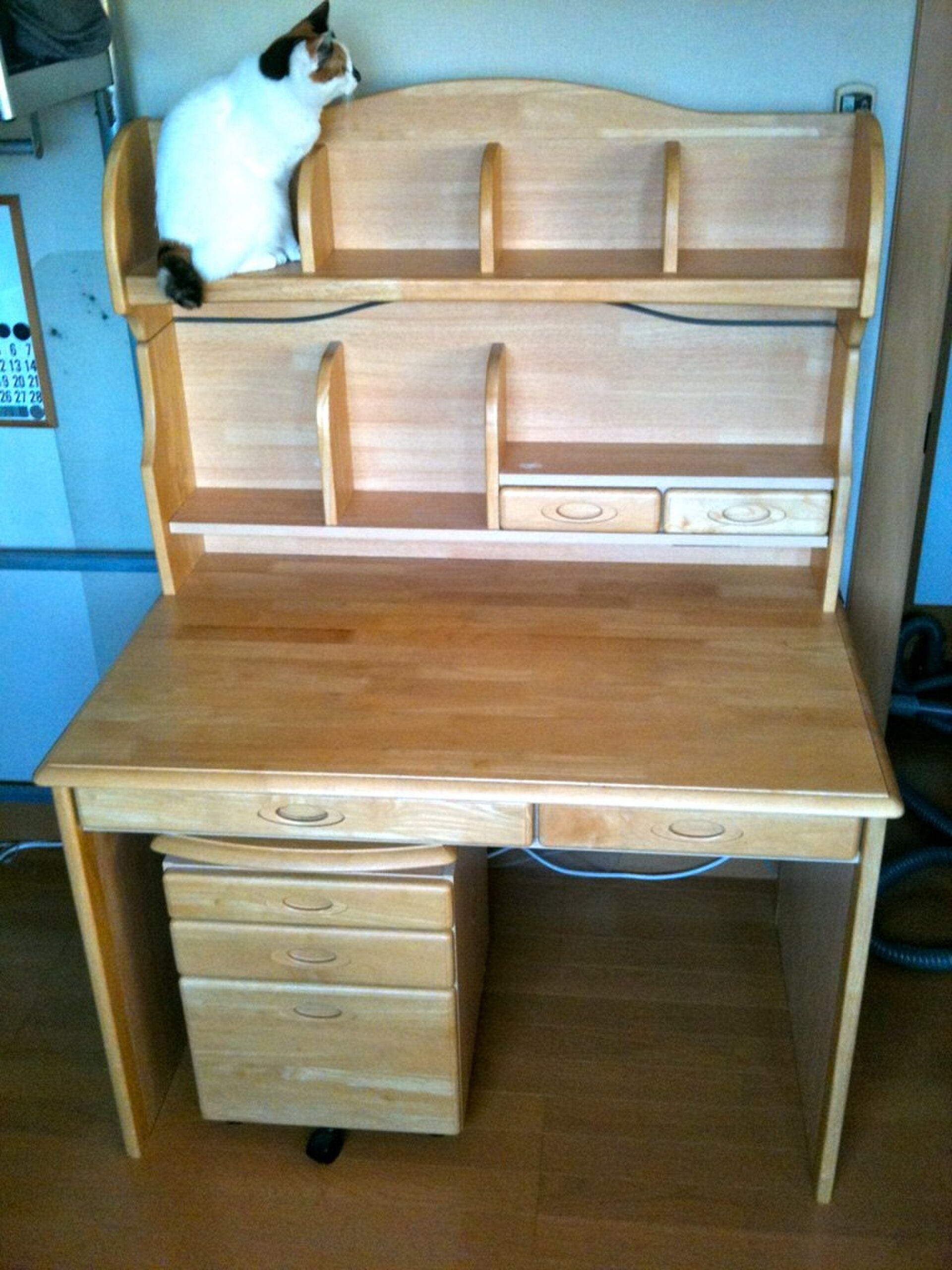 A Compact Corner for Model-Making Projects