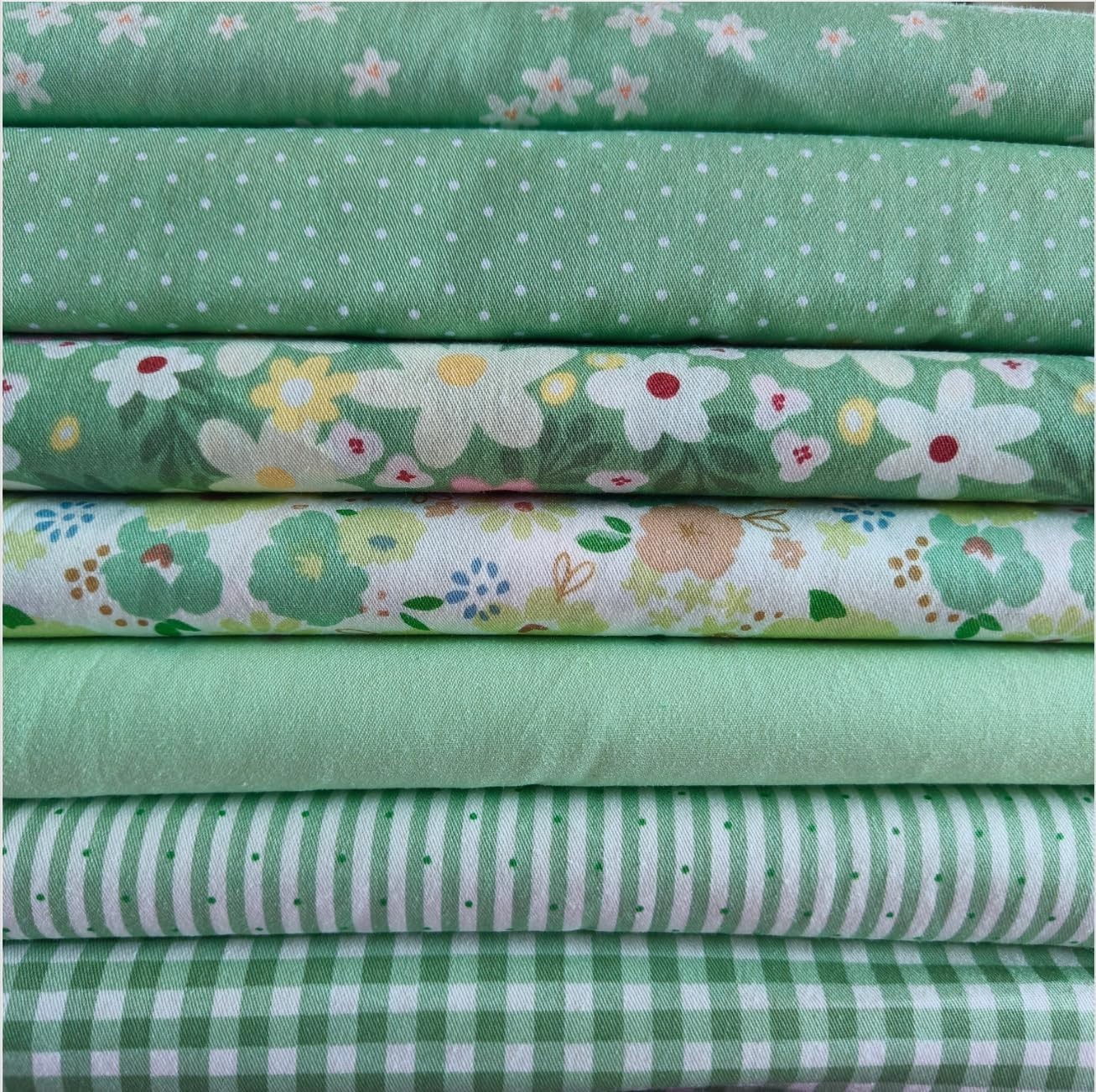 7PCS 9.8" x 9.8"25 * 25CM Quilting Fat Quarters Fabric Bundles, for Sewing Cr