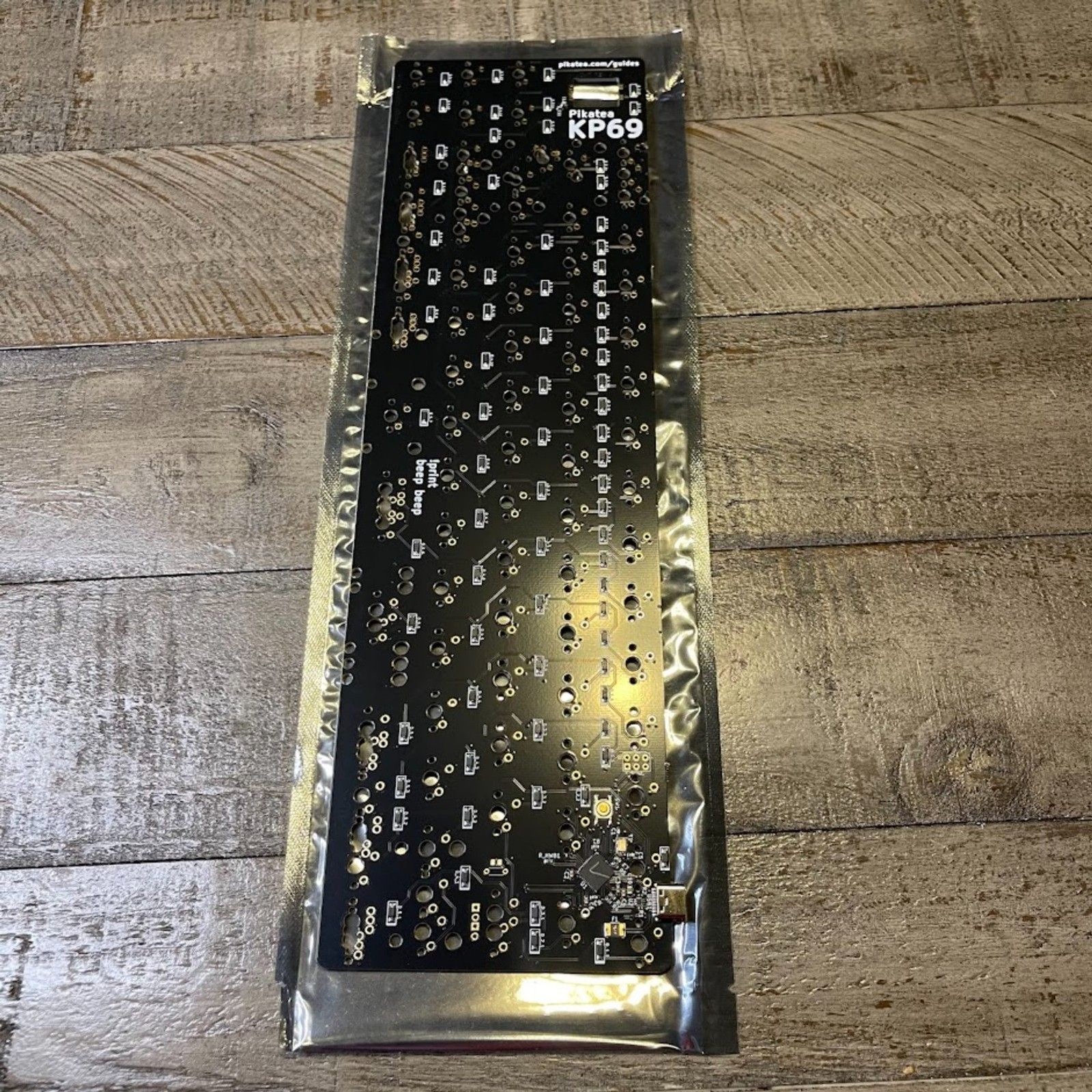 Pikatea KP69 Mechanical Keyboard PCB - Custom Keyboard Replacement Board