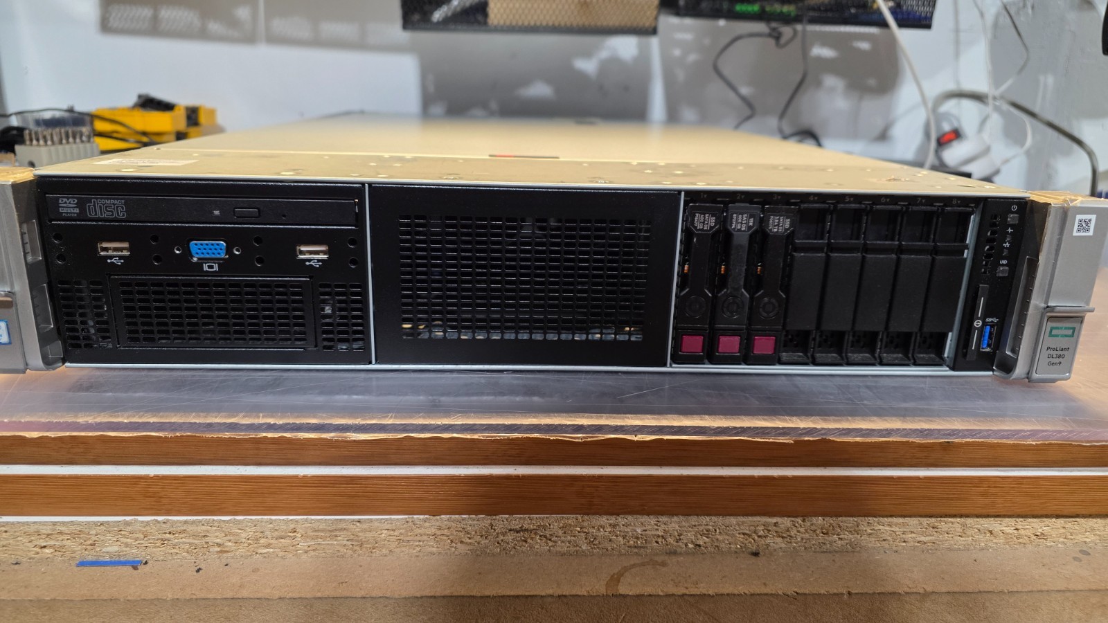 HP Proliant DL380 G9 Server 4 Trays 64Gb 1x80GbSSD/3x900GbSAS 2x12cv4CPU Proxmox